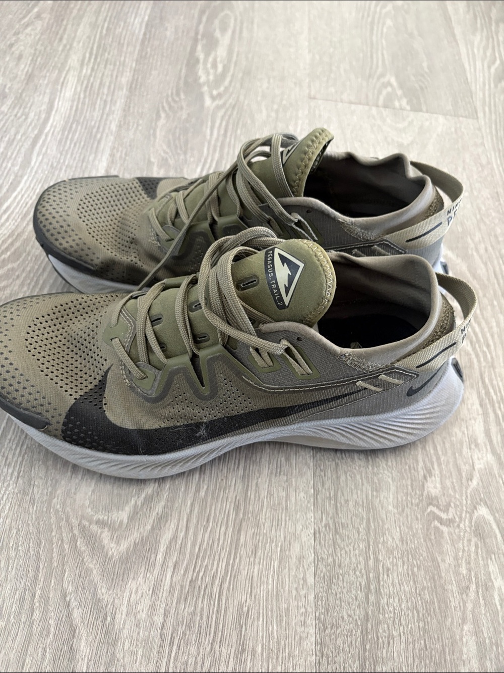 Nike Olive Green and Black Men's Running Sneakers